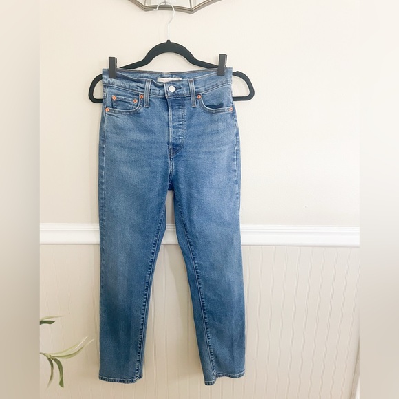 Levis Wedgie Straight High Rise Slim Jean Size 26 - Picture 1 of 10